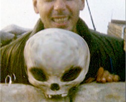 alienskull.jpg (16497 bytes)